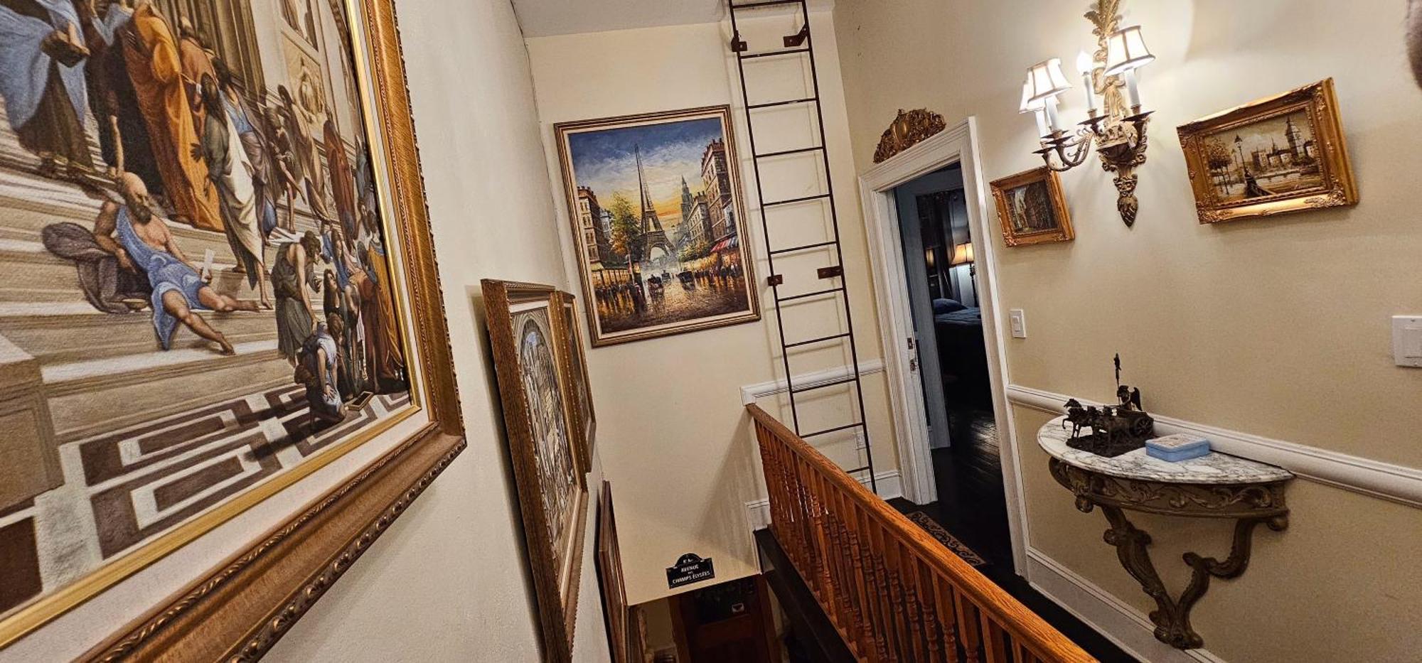 Luxurious At Colonial Townhouse Apartment New York