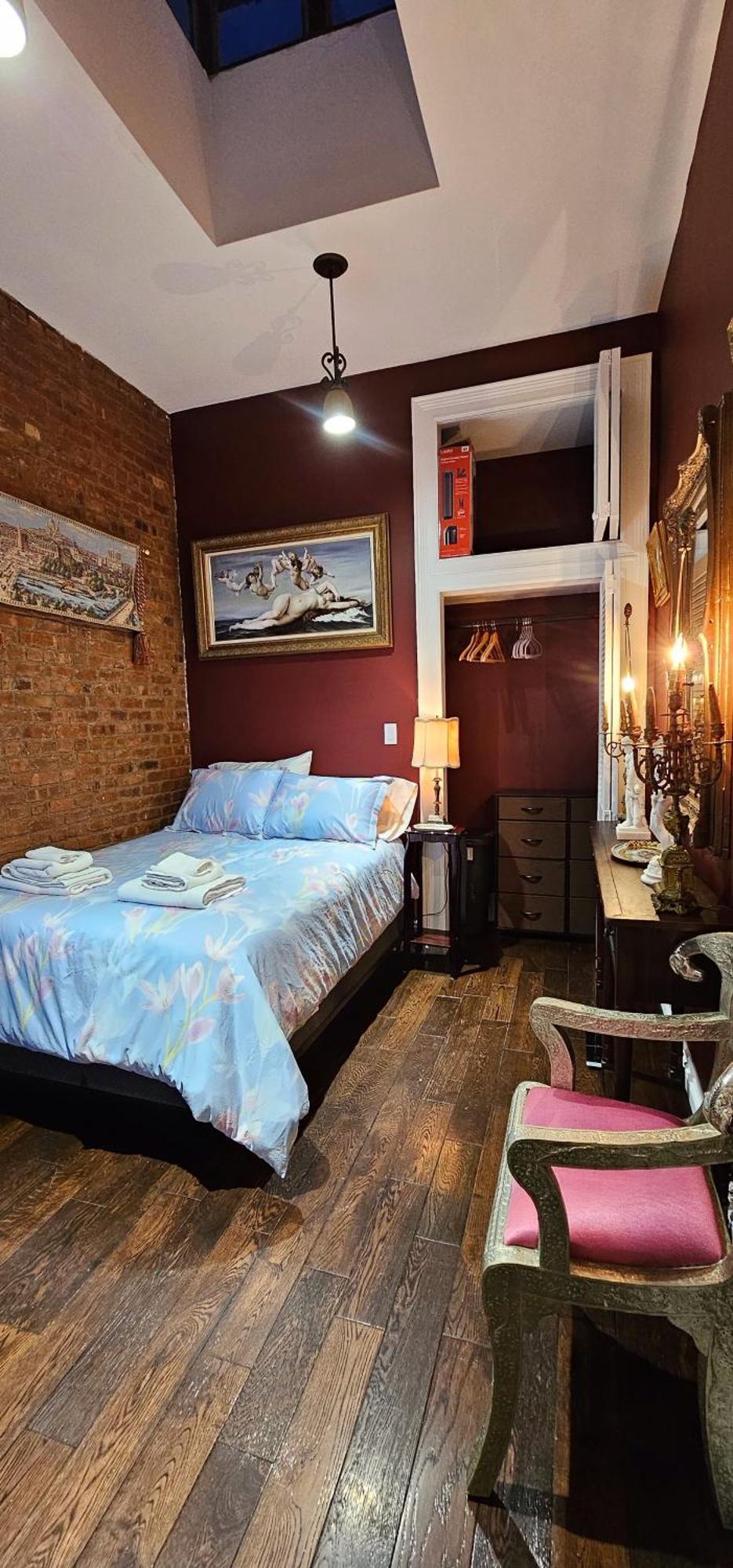 Luxurious At Colonial Townhouse * New York