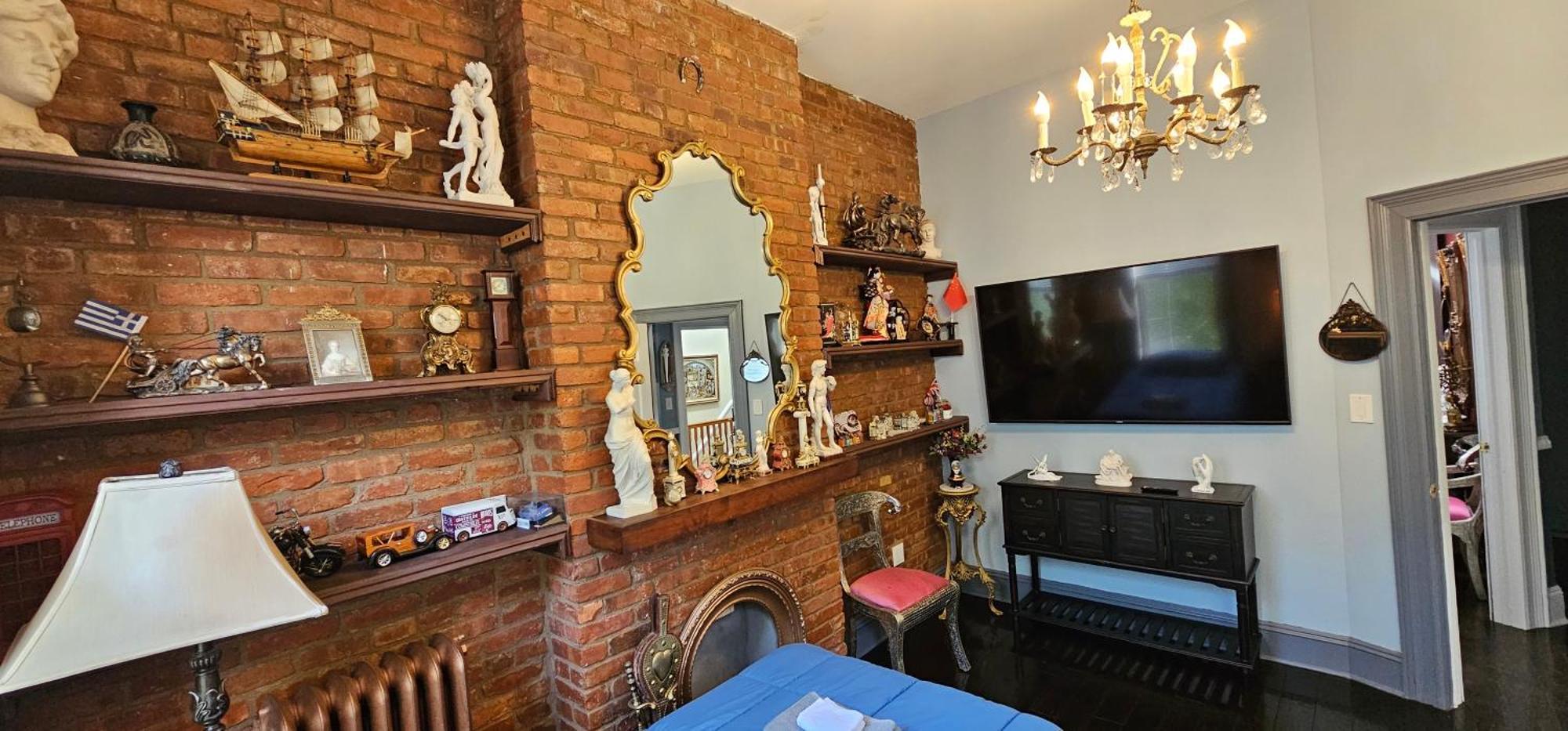 Luxurious At Colonial Townhouse *